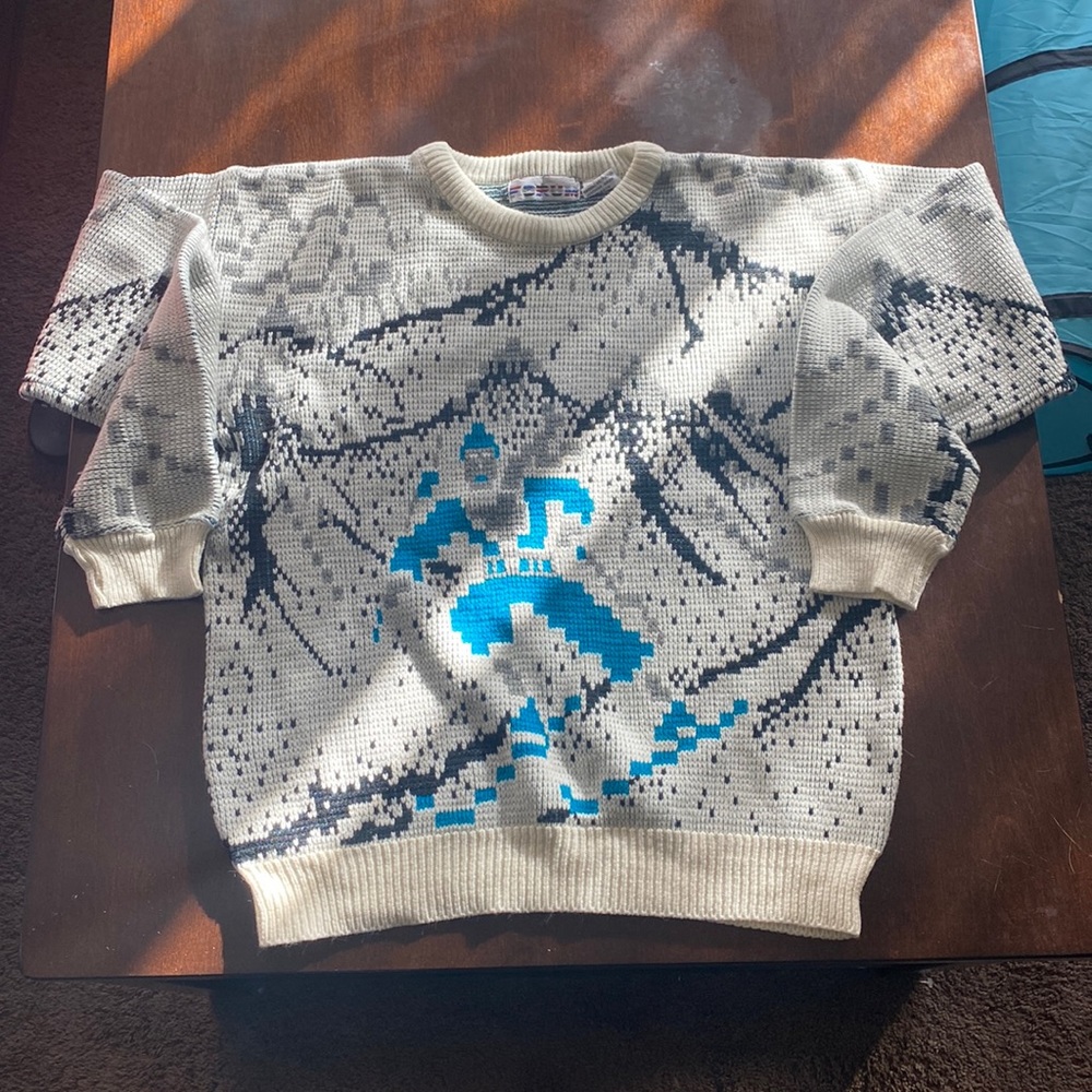 Vintage Skier & Mountains Knit Sweater